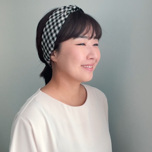 Load image into Gallery viewer, :: FREE ::  PDF Double Loop Headband - Sewing Therapy
