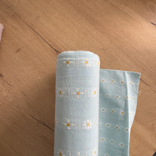 Charger l'image dans la galerie, 1/2 Yard Daisies Cotton in Droplet 44" Wide