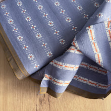 Charger l'image dans la galerie, 1/2 Yard Daisies Cotton in Concord 44" Wide