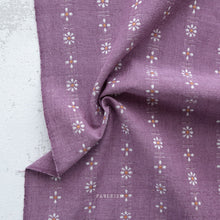 Charger l'image dans la galerie, 1/2 Yard Daisies Cotton in Wildberry 44" Wide