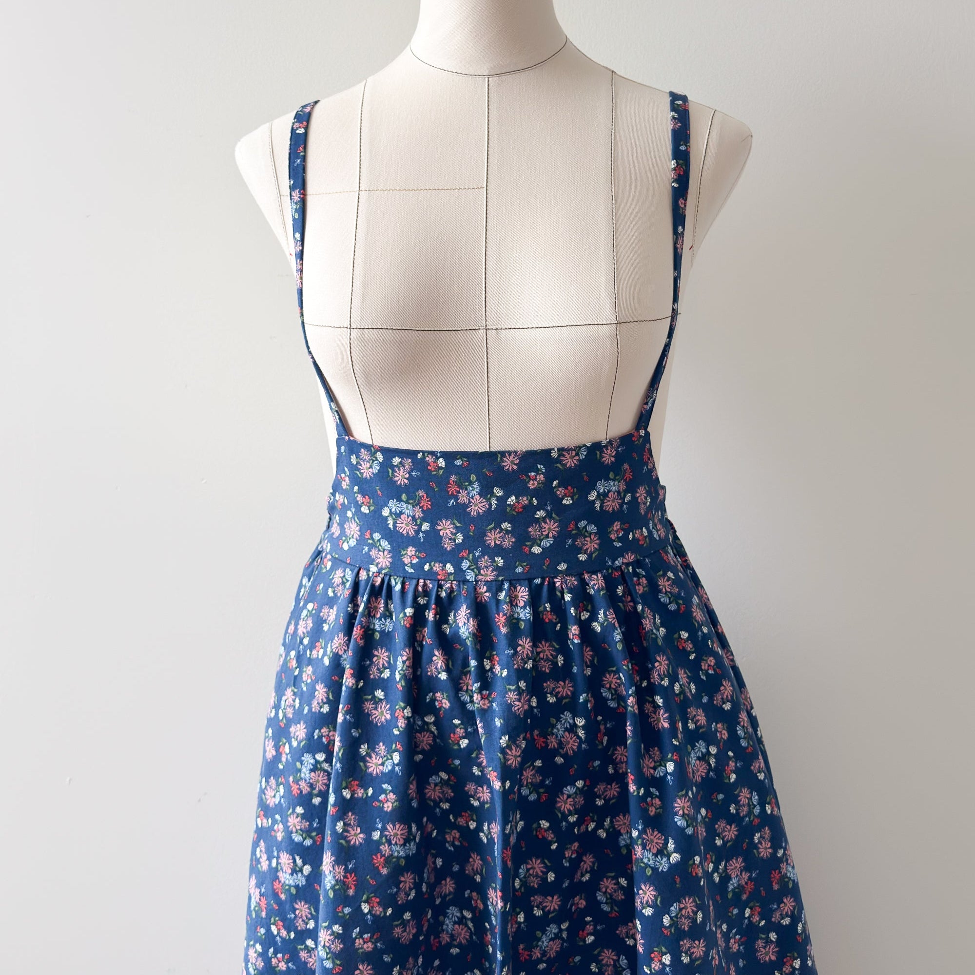 HANDMADE] Low Bib Pinafore XS - 2XL – Two O Nine Fabric