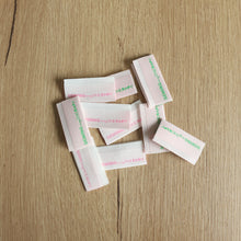 Charger l'image dans la galerie, Pink/Green - SEWING IS MY THERAPY (10 Labels in each envelope)