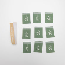 Charger l'image dans la galerie, LEAF Sewing Labels - THE BASIC from Sewing Therapy (10 Labels in each envelope) - Two O Nine Fabric