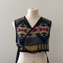 Load image into Gallery viewer, [HANDMADE] One Layer Cropped Reversible Vest - Nordic Print Fleece (LIMITED QUANTITY)
