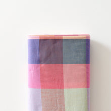 Charger l'image dans la galerie, 1/2 mètre de tissu suédois Holiday Carl Maja Stripe Midsommar, 112 cm de large
