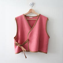 Charger l&#39;image dans la galerie, [HANDMADE] One Layer Cropped Vest - Wool (5 Colours Available)
