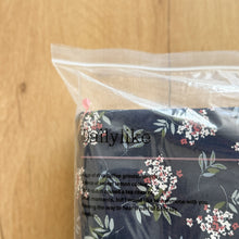 Load image into Gallery viewer, 10 Yard Bolt Sale - 100% Cotton Oxford Verbena - Navy 60" Wide : Dailylike Canada
