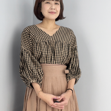 Load image into Gallery viewer, [HANDMADE] Heavy Linen Twill Hanbok Wrap Skirt - Fawn &amp; Iron
