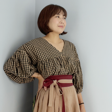 Charger l&#39;image dans la galerie, [HANDMADE] Heavy Linen Twill Hanbok Wrap Skirt - Fawn &amp; Iron
