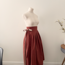 Charger l&#39;image dans la galerie, [HANDMADE] Cotton Hanbok Wrap Skirt - Red Brick &amp; Walnut
