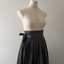 Charger l&#39;image dans la galerie, [HANDMADE] Double Gauze Hanbok Wrap Skirt - Black Vertical Stripe

