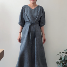 Load image into Gallery viewer, [HANDMADE] Tie Dress - Denim-Like Linen Navy XL - 3XL
