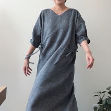 Load image into Gallery viewer, [HANDMADE] Tie Dress - Denim-Like Linen Navy XL - 3XL
