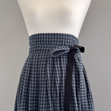 Charger l&#39;image dans la galerie, 1/2 Yard Organic Cotton Double Gauze - Midnight/Denim Gingham Cotton 100% 52&quot; Wide
