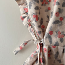 Load image into Gallery viewer, 1/2 Yard *Project Fabric* Apple Farm Cotton 42" Wide
