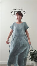 Load and play video in Gallery viewer, [HANDMADE] Tie Dress - Denim-Like Linen Navy XL - 3XL
