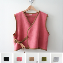 Charger l&#39;image dans la galerie, [HANDMADE] One Layer Cropped Vest - Wool (5 Colours Available)
