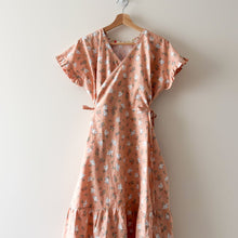 Load image into Gallery viewer, 1/2 Yard *Project Fabric* Vintage Rose Cotton 42" Wide
