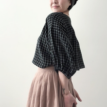 Load image into Gallery viewer, [HANDMADE] Infit Cropped Top - Black &amp; Ivory Windowpane Double Gauze XL - 3XL
