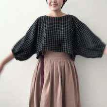Load image into Gallery viewer, [HANDMADE] Infit Cropped Top - Black &amp; Ivory Windowpane Double Gauze XS - L
