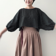 Load image into Gallery viewer, [HANDMADE] Infit Cropped Top - Black &amp; Ivory Windowpane Double Gauze XL - 3XL
