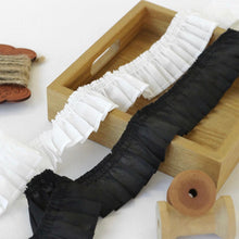 Charger l&#39;image dans la galerie, 1 Yard PINO Cotton Pleat Lace Trim - Small 2.5cm Wide (Black/White) - Two O Nine Fabric
